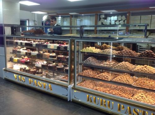 Vitrinli Teşhir Dolapları